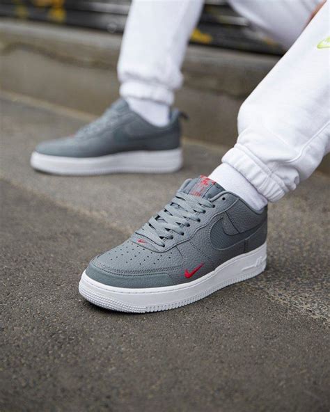 unterschied nike air force damen und herren|Unterschiede erkannt: Nike Air Force 1 und Air Force 1 ’07 LV8.